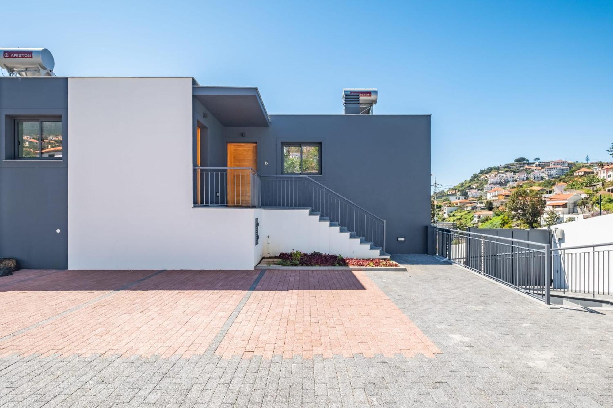 Contemporary B By Madeira Sun Travel Apartment